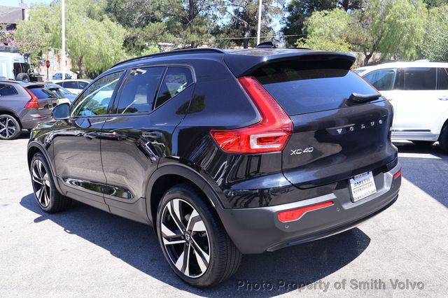 2025 Volvo XC40 B5 AWD Plus Dark Theme - 23070992 - 2