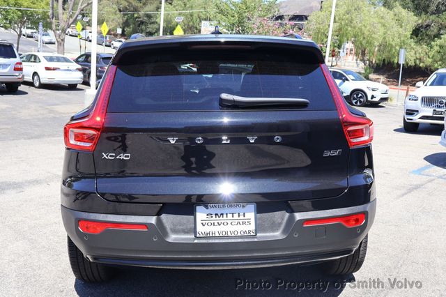 2025 Volvo XC40 B5 AWD Plus Dark Theme - 23070992 - 3
