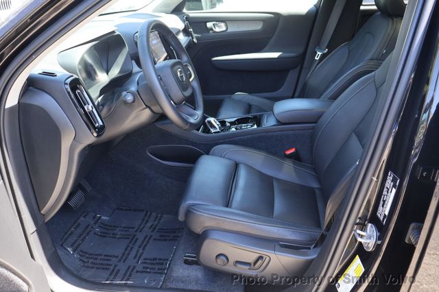 2025 Volvo XC40 B5 AWD Plus Dark Theme - 23070992 - 8