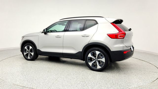 2025 Volvo XC40 B5 AWD Plus Dark Theme with Climate Package - 22965603 - 6