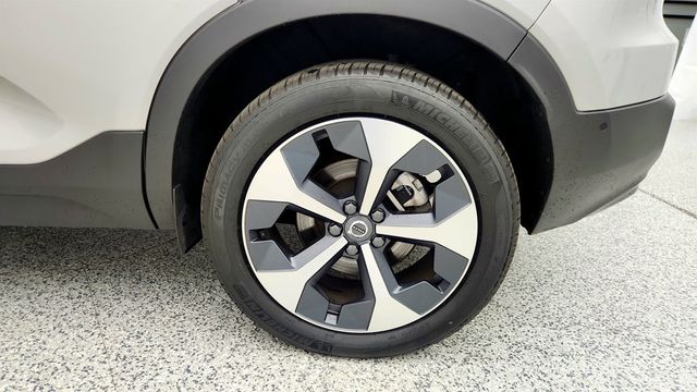 2025 Volvo XC40 B5 AWD Plus Dark Theme with Climate Package - 22965603 - 8