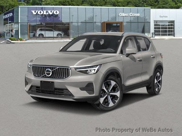 2025 Volvo XC40 B5 Ultra Bright AWD's photo