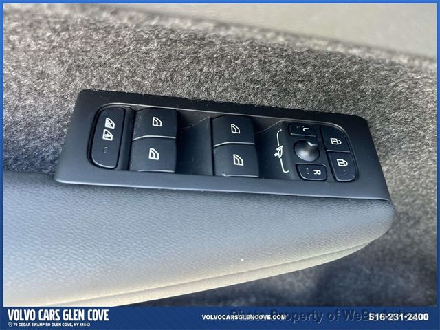 2025 Volvo XC40 B5 AWD Ultra Dark Theme - 23012438 - 15