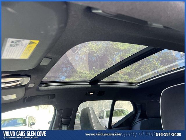 2025 Volvo XC40 B5 AWD Ultra Dark Theme - 23012438 - 18