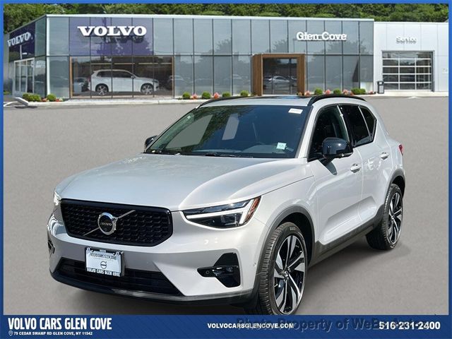 2025 Volvo XC40 B5 AWD Ultra Dark Theme - 23012438 - 1