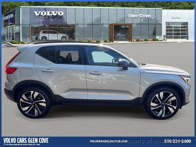 2025 Volvo XC40 B5 AWD Ultra Dark Theme - 23012438 - 2