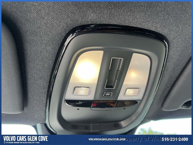 2025 Volvo XC40 B5 AWD Ultra Dark Theme - 23012438 - 32