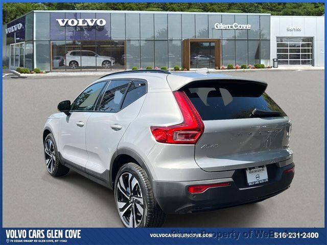 2025 Volvo XC40 B5 AWD Ultra Dark Theme - 23012438 - 4