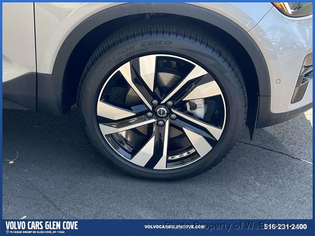 2025 Volvo XC40 B5 AWD Ultra Dark Theme - 23012438 - 5
