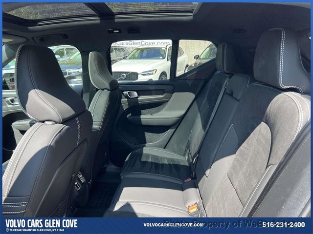 2025 Volvo XC40 B5 AWD Ultra Dark Theme - 23012438 - 8