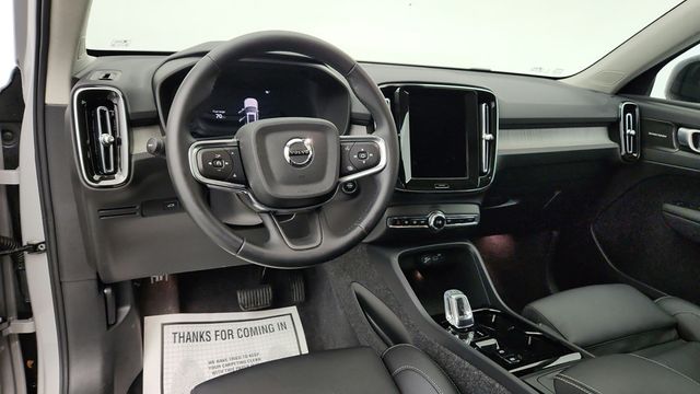 2025 Volvo XC40 B5 AWD Ultra Dark Theme - 23044131 - 11