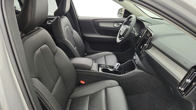 2025 Volvo XC40 B5 AWD Ultra Dark Theme - 23044131 - 21
