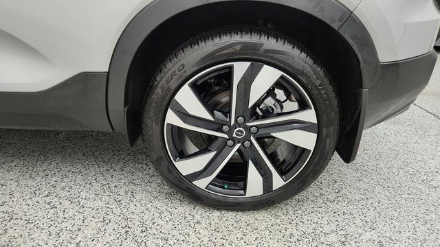 2025 Volvo XC40 B5 AWD Ultra Dark Theme - 23044131 - 8