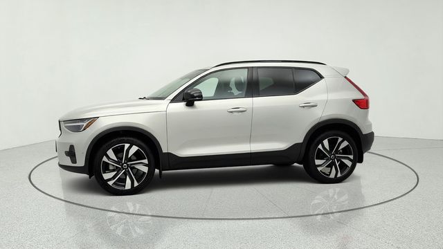 2025 Volvo XC40 B5 AWD Ultra Dark Theme w/ Climate Package - 23044131 - 7
