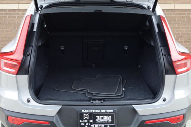 2025 Volvo XC40 Plus Dark Theme - 23032473 - 10