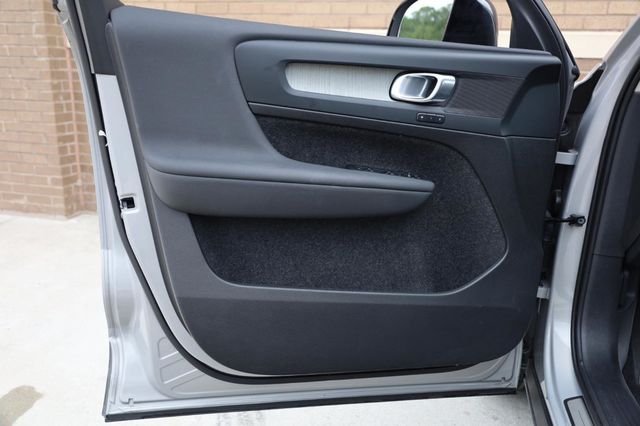 2025 Volvo XC40 Plus Dark Theme - 23032473 - 11