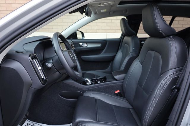 2025 Volvo XC40 Plus Dark Theme - 23032473 - 13