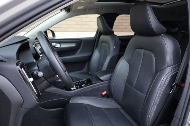 2025 Volvo XC40 Plus Dark Theme - 23032473 - 14