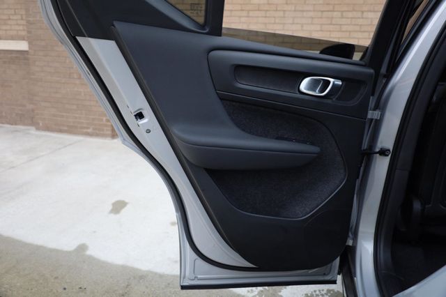 2025 Volvo XC40 Plus Dark Theme - 23032473 - 17