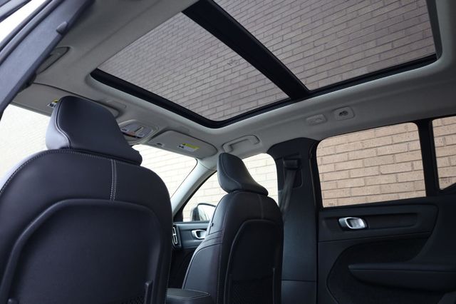 2025 Volvo XC40 Plus Dark Theme - 23032473 - 18