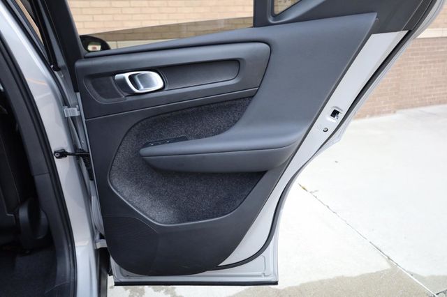 2025 Volvo XC40 Plus Dark Theme - 23032473 - 22