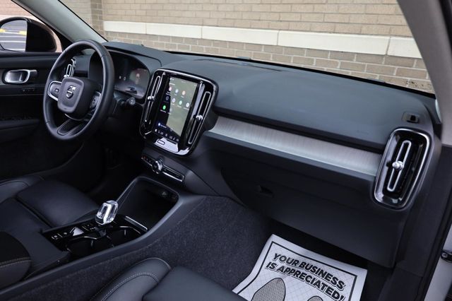 2025 Volvo XC40 Plus Dark Theme - 23032473 - 32