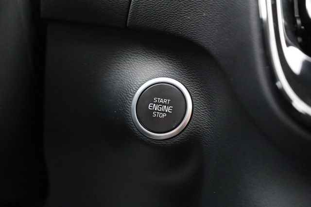 2025 Volvo XC40 Plus Dark Theme - 23032473 - 37