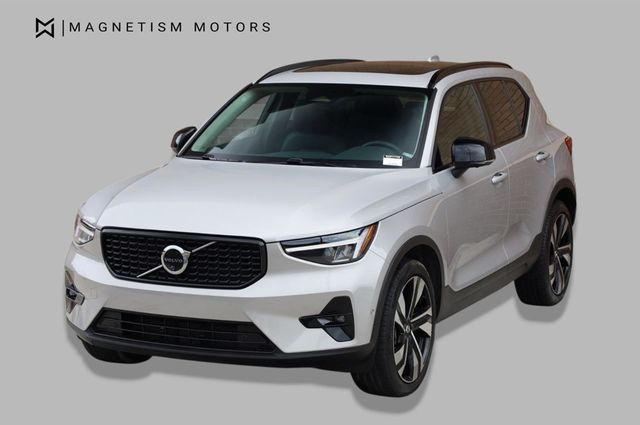 2025 Volvo XC40 Plus Dark Theme - 23032473 - 3