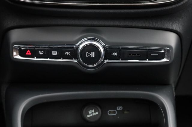 2025 Volvo XC40 Plus Dark Theme - 23032473 - 45