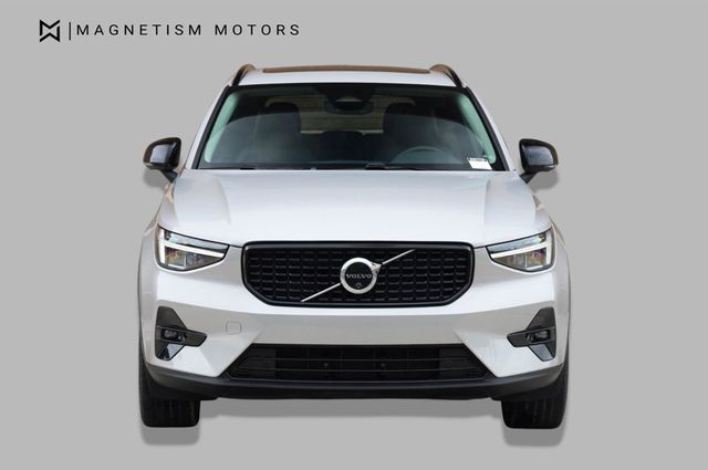 2025 Volvo XC40 Plus Dark Theme - 23032473 - 4