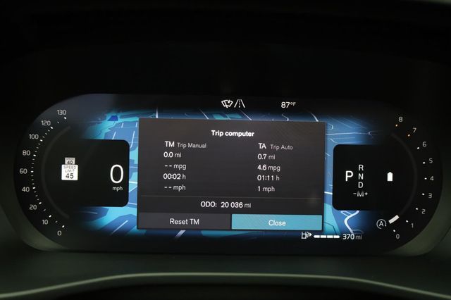 2025 Volvo XC40 Plus Dark Theme - 23032473 - 50