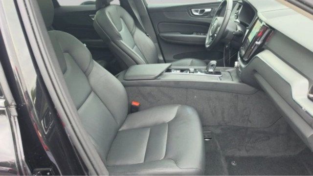 2025 Volvo XC60 B5 AWD Core - 23099775 - 8