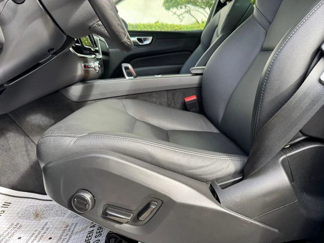2025 Volvo XC60 B5 AWD Core - 22939713 - 17