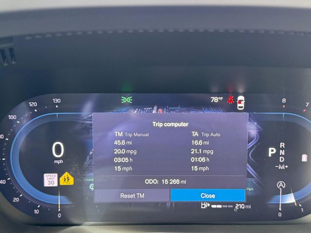 2025 Volvo XC60 B5 AWD Core - 22939713 - 32