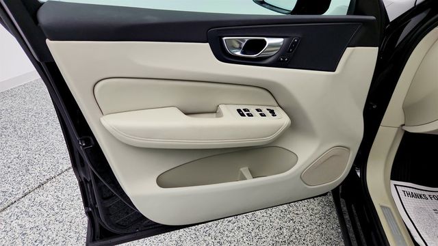 2025 Volvo XC60 B5 AWD Core with 19'' Wheels + Protection & Climate Packages - 22971165 - 10