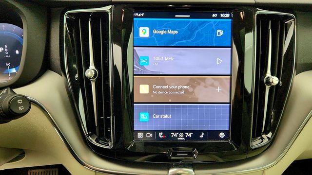 2025 Volvo XC60 B5 AWD Core with 19'' Wheels + Protection & Climate Packages - 22971165 - 17