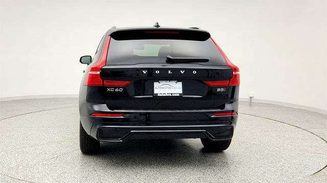 2025 Volvo XC60 B5 AWD Core with 19'' Wheels + Protection & Climate Packages - 22971165 - 5