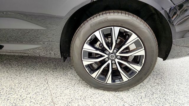 2025 Volvo XC60 B5 AWD Core with 19'' Wheels + Protection & Climate Packages - 22971165 - 8