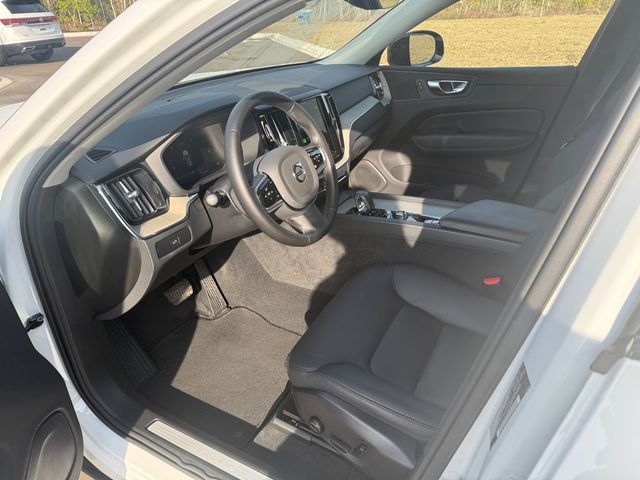 2025 Volvo XC60 B5 AWD Plus - 22988004 - 2