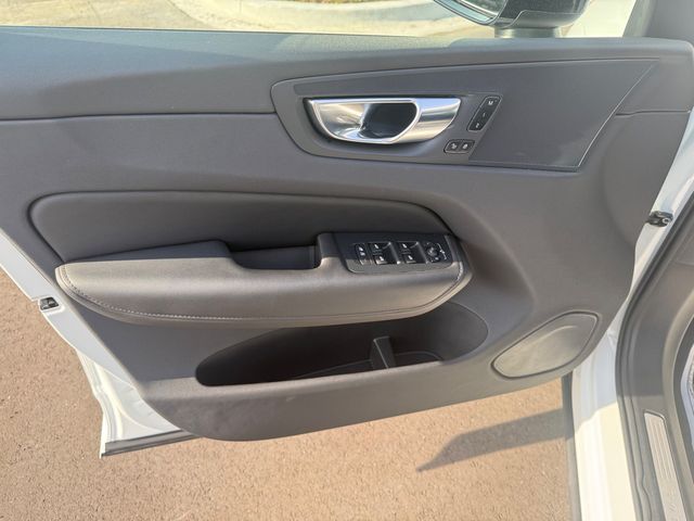 2025 Volvo XC60 B5 AWD Plus - 22988004 - 3