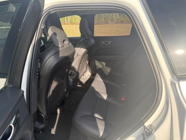 2025 Volvo XC60 B5 AWD Plus - 22988004 - 6