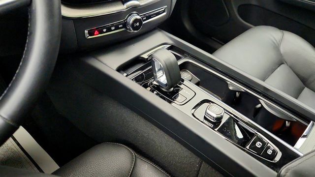 2025 Volvo XC60 B5 AWD Plus - 23001258 - 15