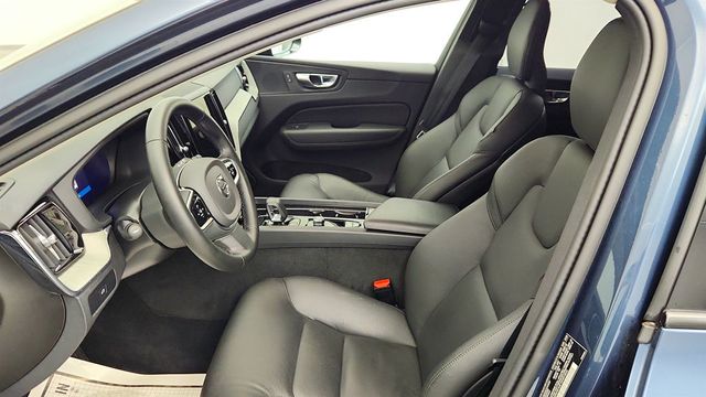 2025 Volvo XC60 B5 AWD Plus - 23001258 - 19