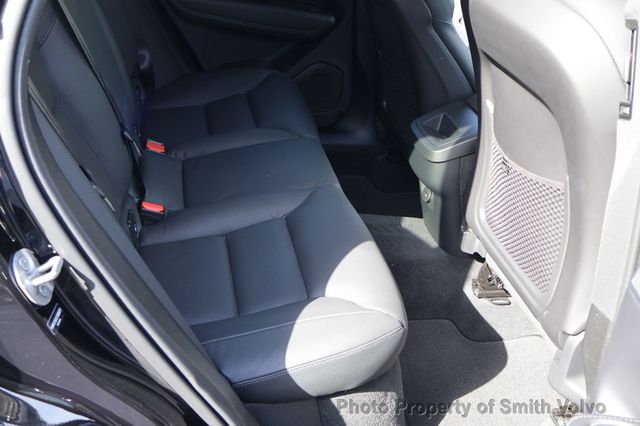 2025 Volvo XC60 B5 AWD Plus - 22982036 - 17