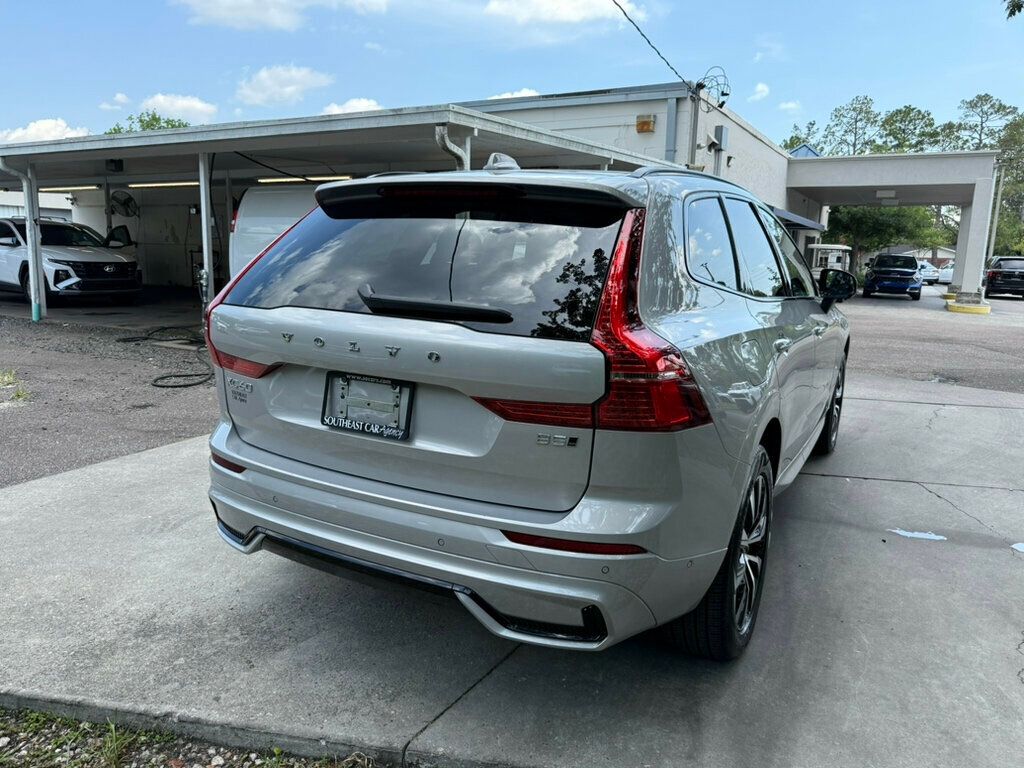 2025 Volvo XC60 B5 Plus photo 12