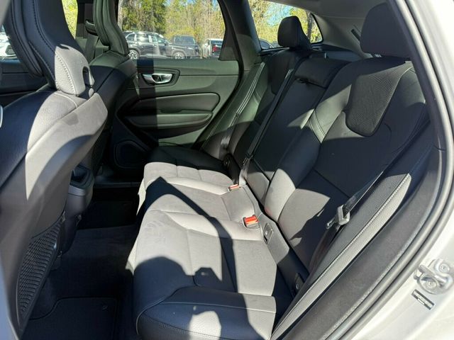 2025 Volvo XC60 B5 AWD Plus - 22954447 - 8