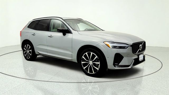 2025 Volvo XC60 B5 AWD Plus w/ 20'' Black Diamond Cut Alloy Wheels & Climate Pkg - 23057829 - 2