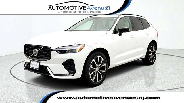 2025 Volvo XC60 B5 AWD Plus w/ Climate Pkg & 20'' Black Diamond Cut Wheels - 23089272 - 0