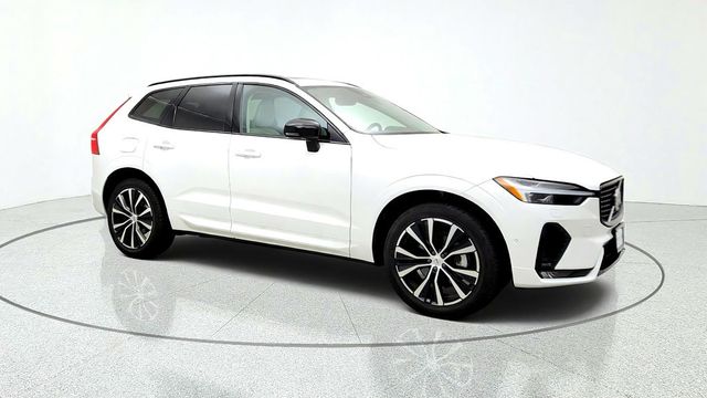 2025 Volvo XC60 B5 AWD Plus w/ Climate Pkg & 20'' Black Diamond Cut Wheels - 23089272 - 2