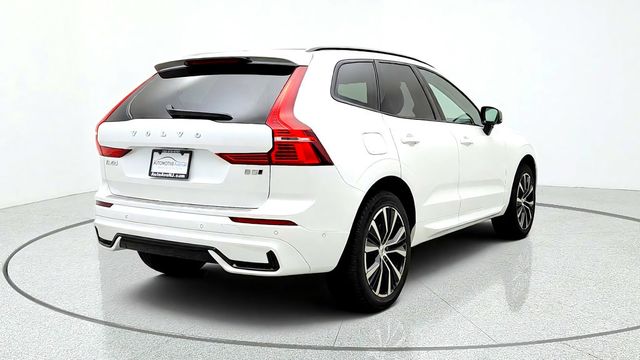 2025 Volvo XC60 B5 AWD Plus w/ Climate Pkg & 20'' Black Diamond Cut Wheels - 23089272 - 4